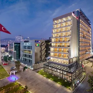 Hilton Garden Bayrakli איזמיר